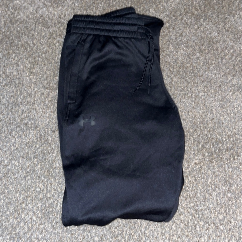 Medium black Under Armour sweatpants